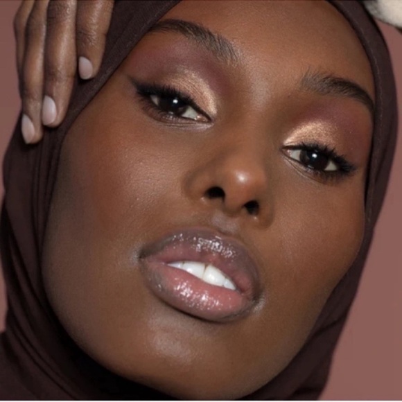 ILIA The Necessary Eyeshadow Palette - Warm Nude - Picture 4 of 7